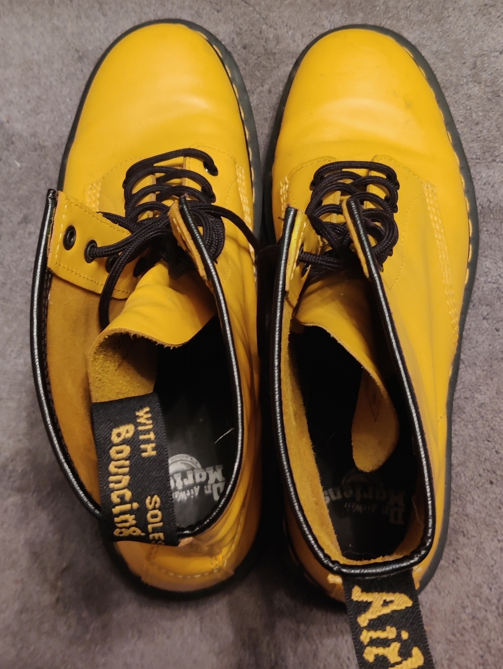 Men's Size 11 Yellow Doc Martens Dr. Martens 1460 Lace Up Leather Boots Airwair - Picture 5 of 16